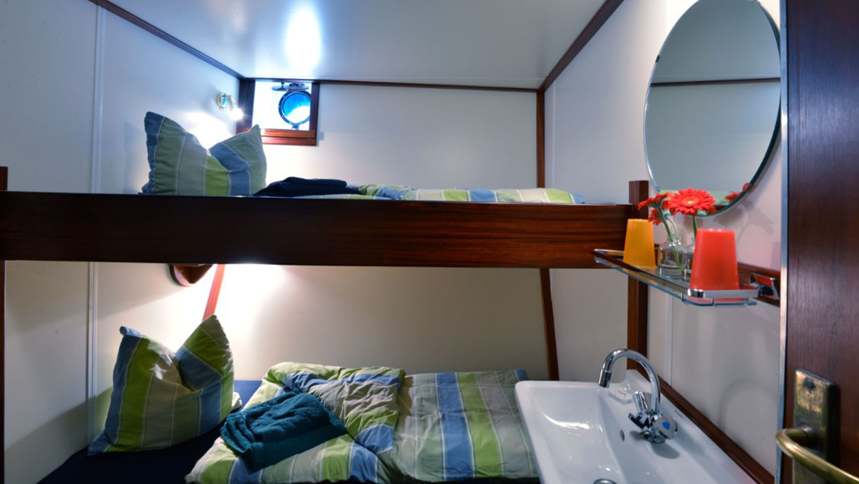 Cabin of  Segelschiff Antigua: Twin bed cabin (bunk beds)