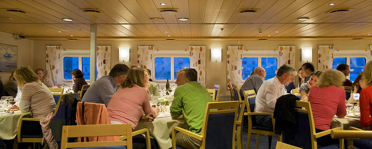 Esssaal auf der MS Ocean Nova