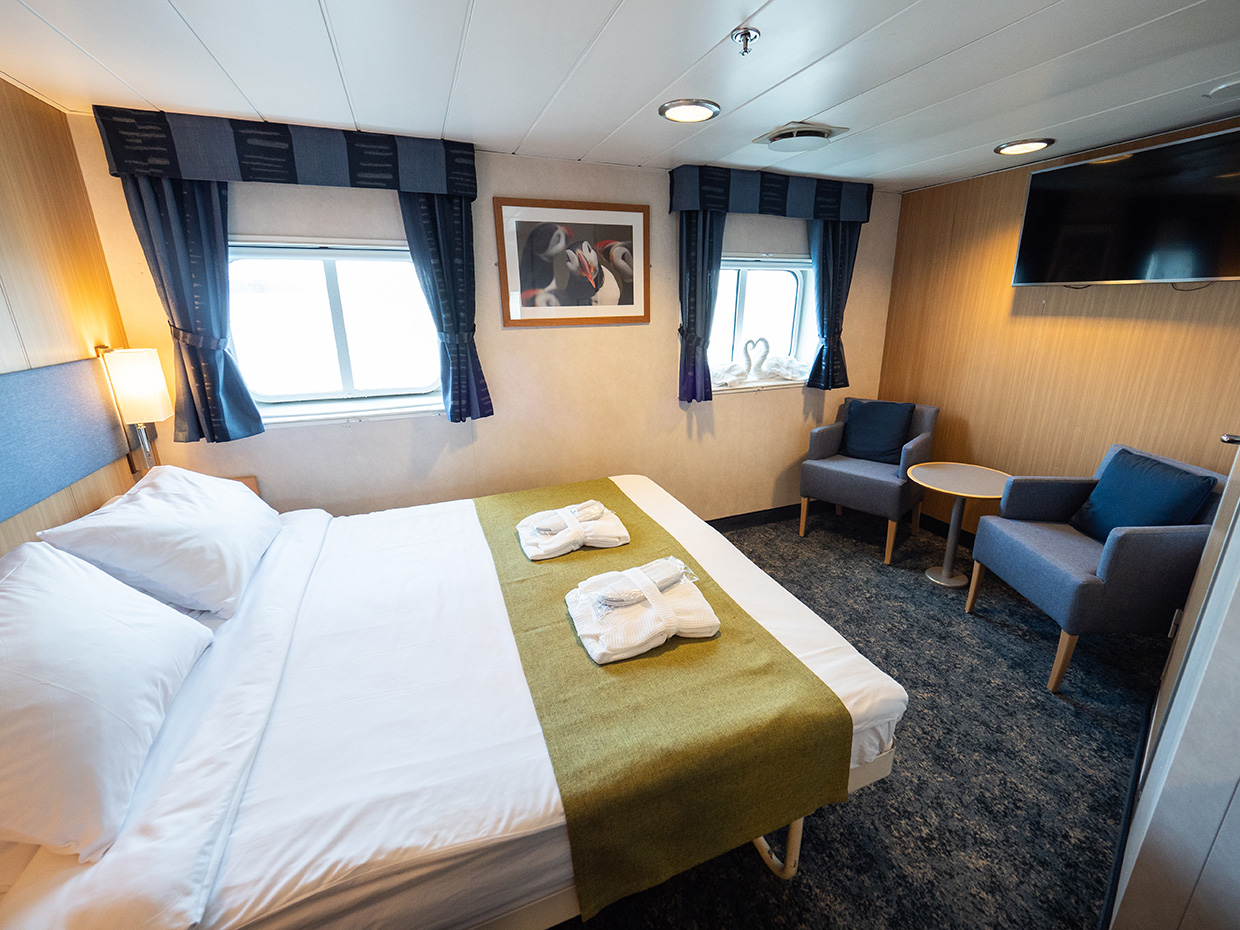 Cabin of  MS Quest: Double bed superior cabin