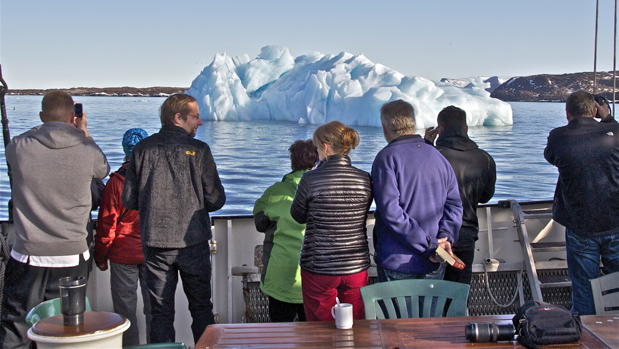 Eisberg vor der segel Yacht Antigua