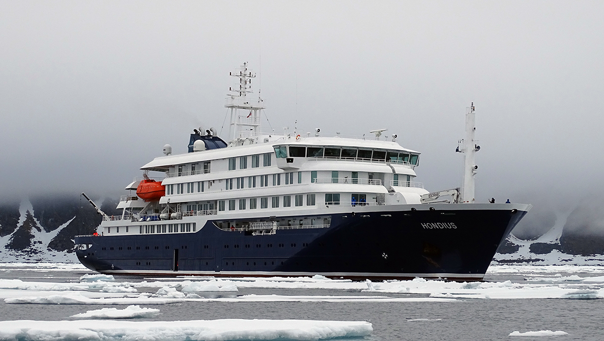 MV Hondius in Svalbard