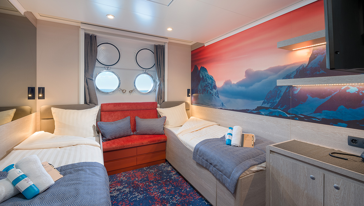 Cabin of  MS Hondius: Two bed cabin with porthole