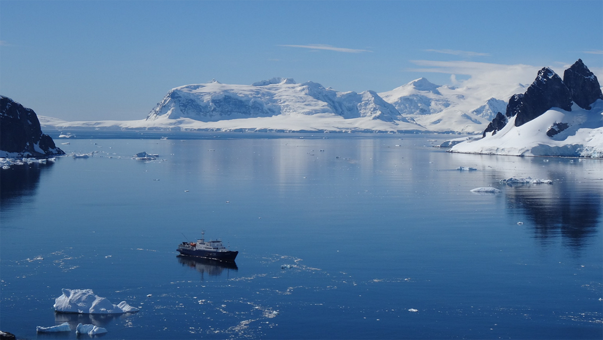 MV Ortelius in Antarctica