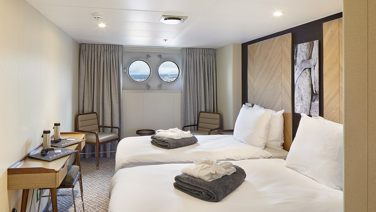 Cabin of  MS Magellan Explorer: Cabin with porthole