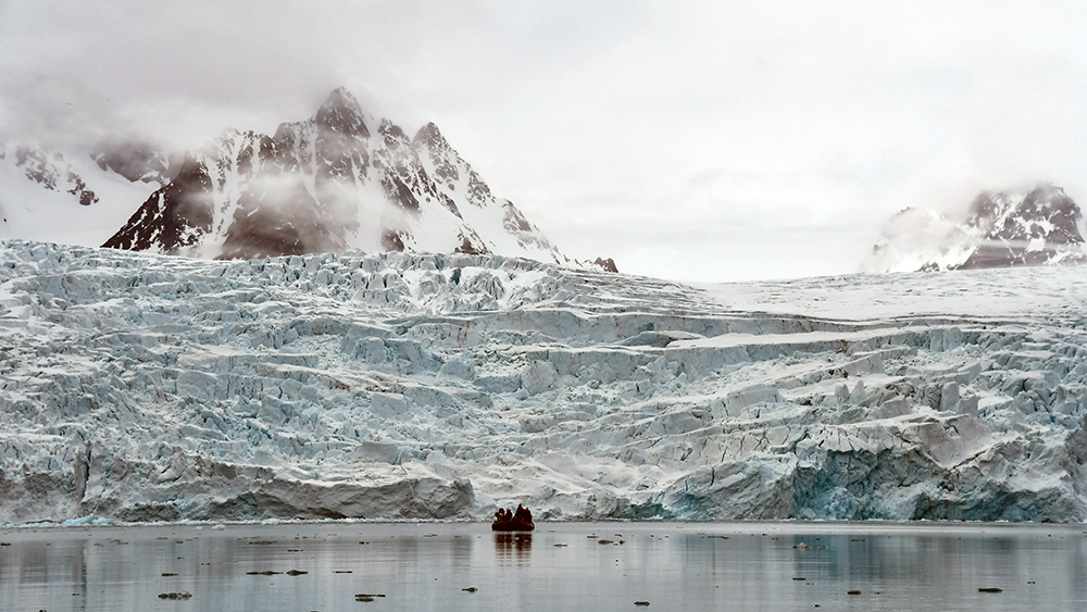 Gletscher & Zodiac